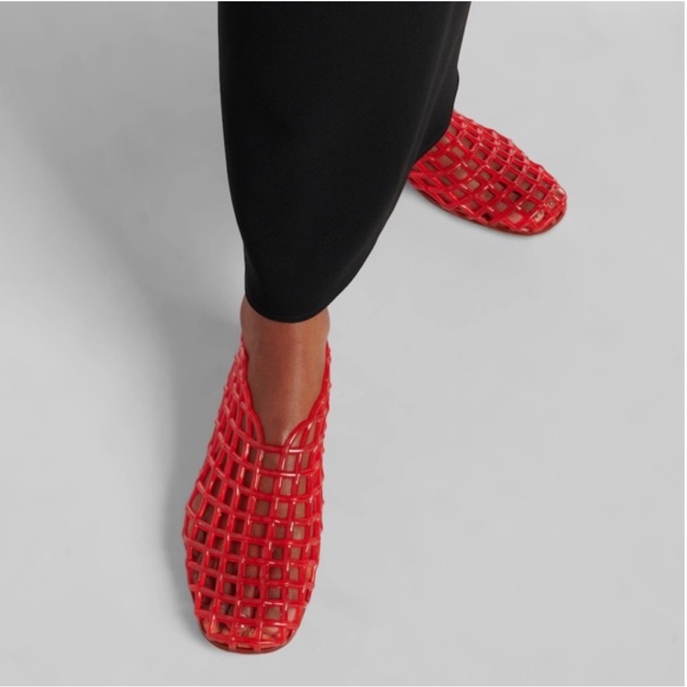 Red jelly flats